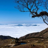 Voyage à pied Ha Giang 4 jours : Conquérir de la montagne Tay Con Linh