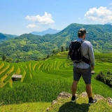 Voyage à pied Ha Giang 4 jours : Conquérir de la montagne Tay Con Linh