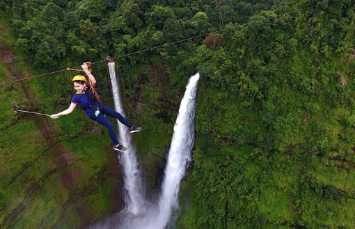 Zipline au Laos pour les aventureux : expérience à couper le souffle